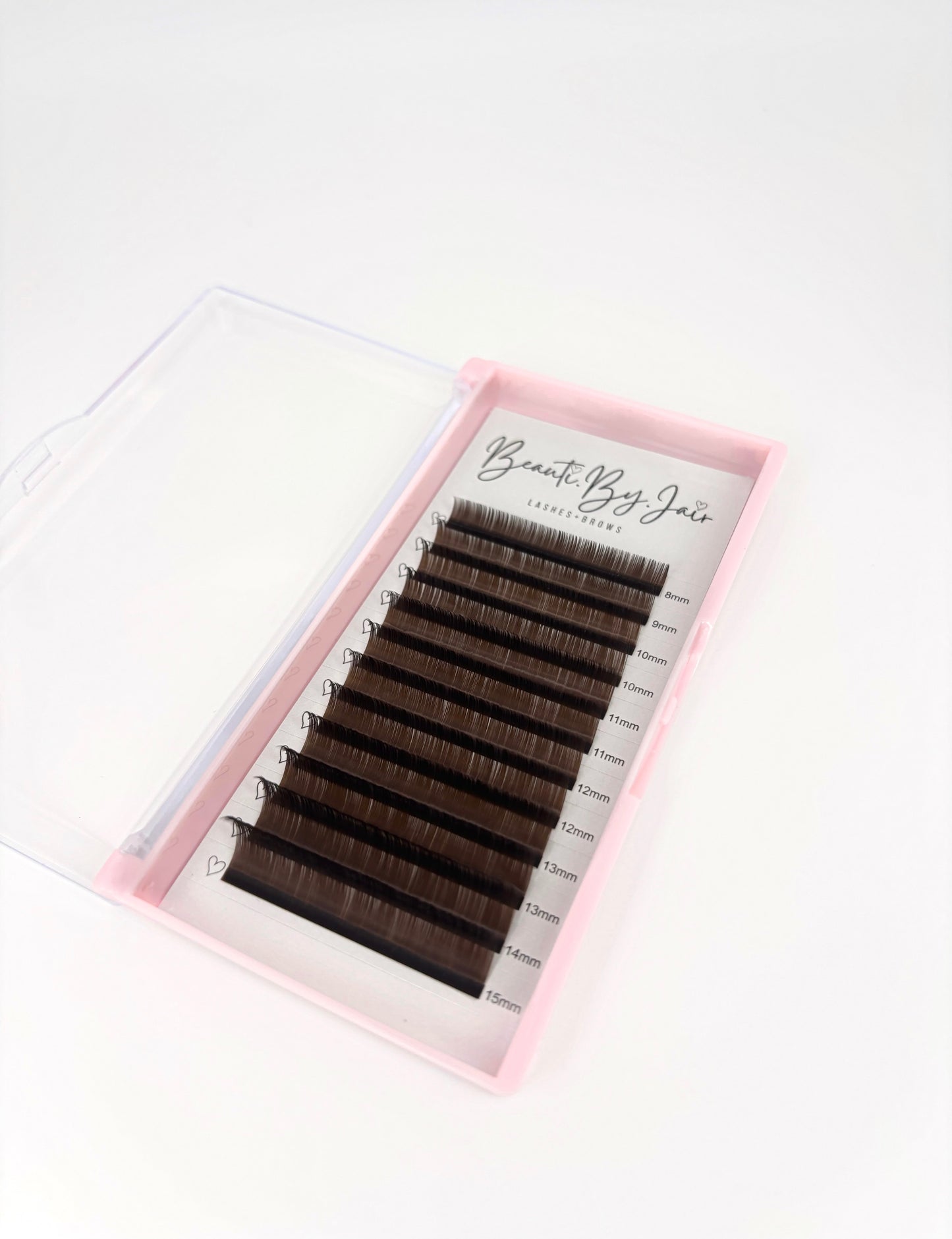 Chocolate Brown Volume Lashes – Soft, Natural Finish